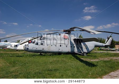 รัสเซียทหารขนส่งเฮลิคอปเตอร์ Mi 6.Aviation พิพิธภัณฑ์ของเคียฟ Malorussia (ยูเครน)