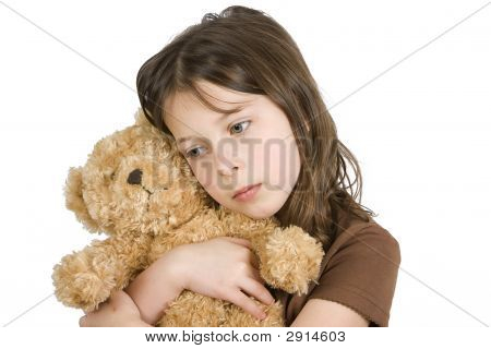 junge Mädchen und ihr teddy
