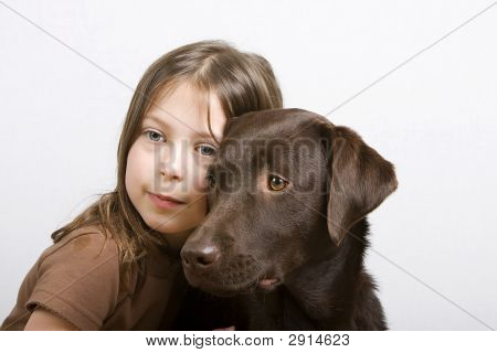 junge Mädchen und ihr Hund 2
