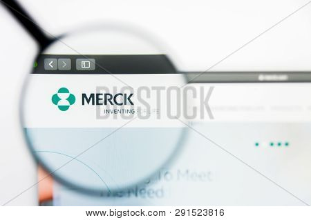 Los Angeles, California, Usa - 25 March 2019: Illustrative Editorial Of Merck And Co. Website Homepa
