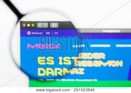Los Angeles, California, Usa - 25 March 2019: Illustrative Editorial Of Merck Website Homepage. Merc
