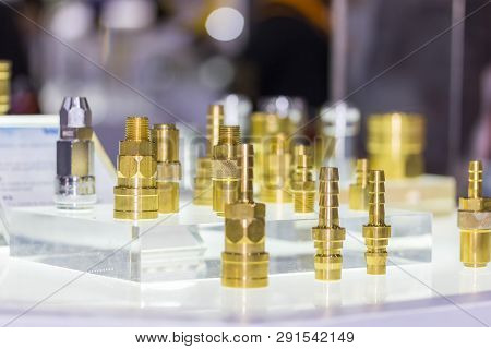 Close Up High Tech Many Kind Of Quick Coupling Brass Metal Connector Equipment For Air Water And Oil