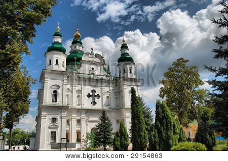 HDR.Sobór starej rosyjskiej w zabytkowym rosyjskim mieście Czernigow, Ukraina