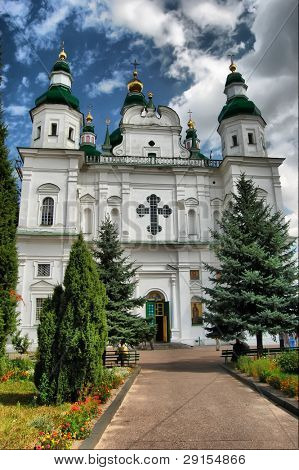 HDR.Sobór starej rosyjskiej w zabytkowym rosyjskim mieście Czernigow, Ukraina