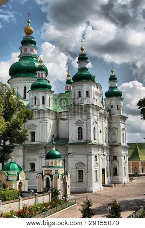 HDR.Sobór starej rosyjskiej w zabytkowym rosyjskim mieście Czernigow, Ukraina