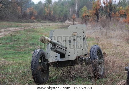 Eski Sovyet tanksavar 45 mm top WW2 zaman