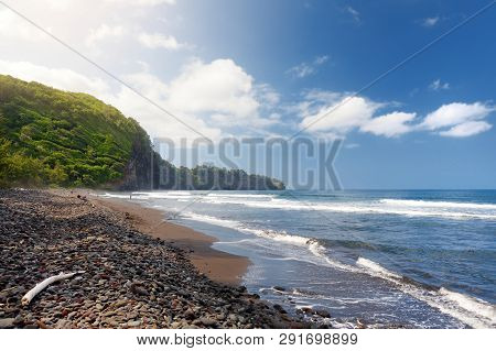 Stunning View Of Rocky Beach Of Pololu Valley On Big Island Of Hawaii