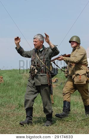 KIEV, Ukrayna - 10 Mayıs: Kızıl Yıldız üye geçmiş club giyim tarihi Alman & Sovyetler Tekdüzen Düriye