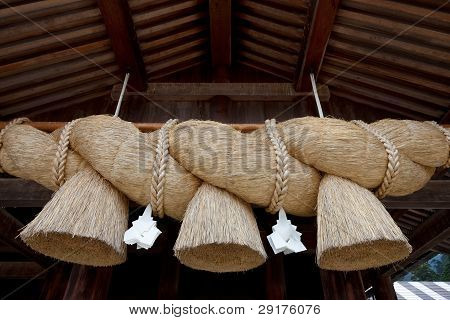 Shimenawa touw. Shinto-godsdienst, Japan.