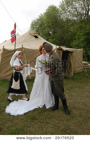 KIEV, UKRAINE - 8 mai : Un membres du Red Star histoire club usure uniforme historique allemand & du costume