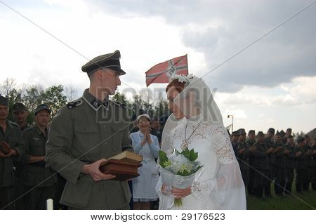 KIEV, UKRAINE - 8 mai : Un membres du Red Star histoire club usure uniforme historique allemand & du costume