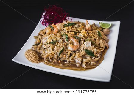 Shrimps Pad Thai In A White Dish