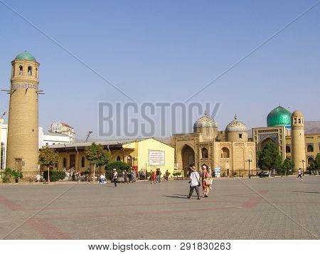 Khujand, Tajikistan - August 14 2018: Square In Front Of The Central Grand Masjidi Jami Mosque In Kh