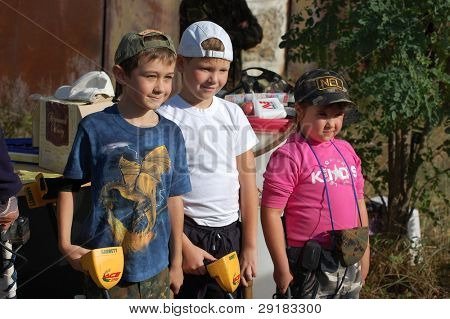 KIEV, UKRAINE - SEP 11: unidentified Members of Ukrainian Federation of Metal Searchin Sport on the First Ukrainian Competition of Treasure Hunting, Kids competition,September 11, 2010 in Kiev, Ukraine