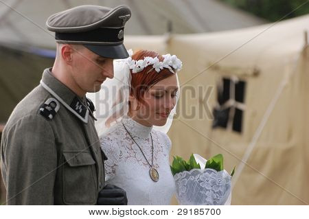 KIEV, UKRAINE - 8 mai : membres du club de l'histoire de Red Star portent des uniformes allemands historiques & costumes 