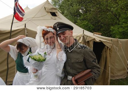 KIEV, UKRAINE - 8 mai : membres du club de l'histoire de Red Star portent des uniformes allemands historiques & costumes 