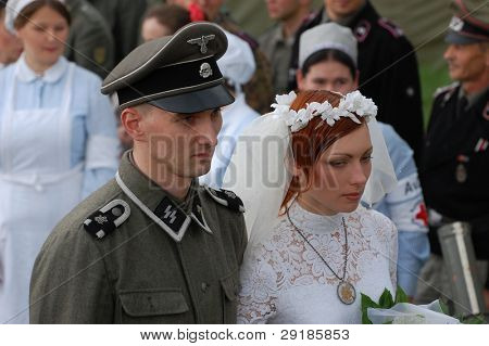 KIEV, UKRAINE - 8 mai : membres du club de l'histoire de Red Star portent des uniformes allemands historiques & costumes 