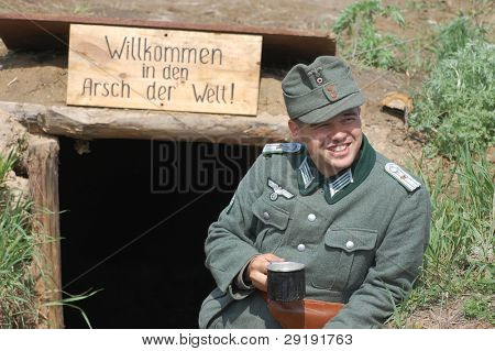 Tysk soldat. WW2 reenactment i Kiev, Ukraine
