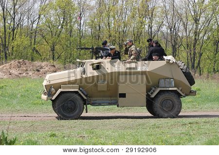 KIEV, UKRAINE - maj 8: Tyske pansrede lastbil under historisk reenactment af anden verdenskrig den 8 maj 2011 i