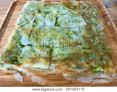 Turkish Dessert Katmer With Pistachio Powder From Gaziantep Region / Prepared With Crispy Thin Dough