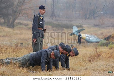 เคียฟ ยูเครน -6 nov: ดูสมาชิกดาวแดงประวัติคลับชุดประวัติศาสตร์เยอรมัน Luftwaffe รูปริ