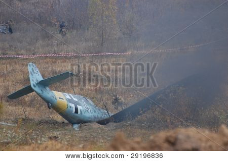 KIOVA, Ukraina -marraskuu 6: Saksan sotilaslentokone Bf-109 (replikan) aikana historiallinen reenactment 194