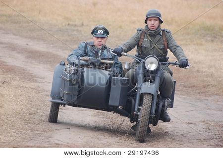 KIEV, Ucraina -NOV 6: Unidentified membri del Red Star storia club wear storico d uniforme tedesca