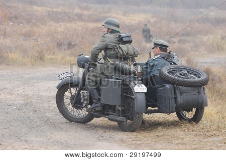 KIEV, Ucraina -NOV 6: Unidentified membri del Red Star storia club wear storico d uniforme tedesca