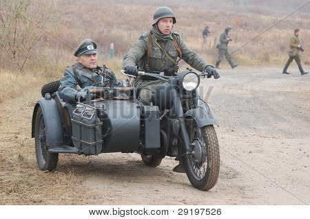 KIEV, Ucraina -NOV 6: Unidentified membri del Red Star storia club wear storico d uniforme tedesca