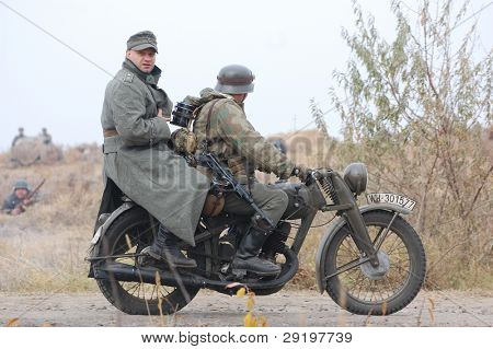 KIEV, Ucraina -NOV 6: Unidentified membri del Red Star storia club wear storico d uniforme tedesca