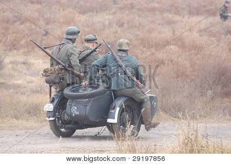 KIEV, Ucraina -NOV 6: Unidentified membri del Red Star storia club wear storico d uniforme tedesca