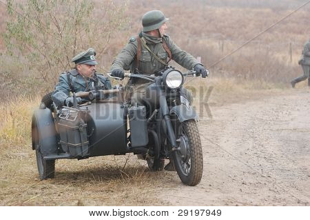 KIEV, Ucraina -NOV 6: Unidentified membri del Red Star storia club wear storico d uniforme tedesca