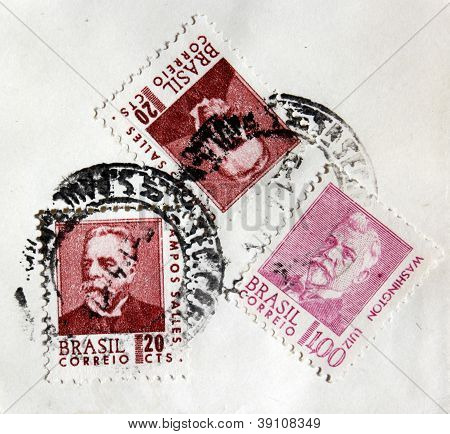 Kolme Brasilia postimerkkejä