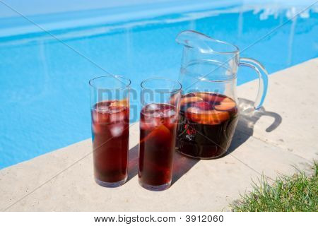 Sangria in piscina