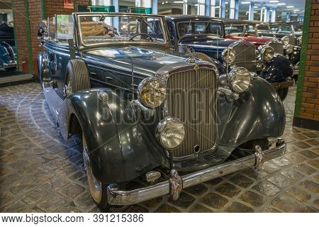 Arkhangelskoe, Russia - August 26, 2020: Retro Car Maybach Typ Sw (sw35) In The Vadim Zadorozhny Mus