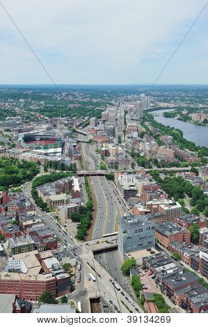 Boston city Ilmakuva kaupunkien rakennukset ja valtatie.