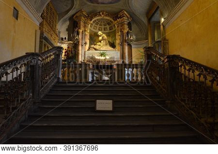 Turin, Italy - 04.28.2017: Royal Church Of Saint. Wawrzyniec In Turin, Interior