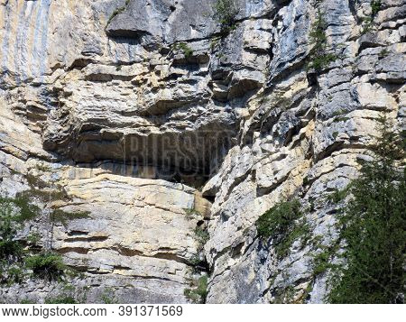 Stones And Rocks In The Canyon Of The Alpine Stream Giessbach And In The Eponymous Nature Park, Brie