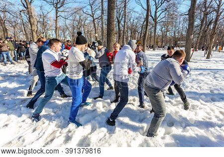 Samara, Russia - March 1, 2020: Shrovetide In Russia. Fighters Of Fisticuffs At The Festival Of Masl