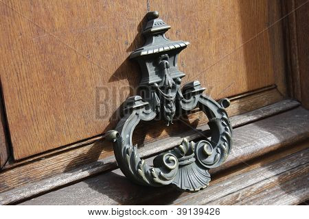 Knocker