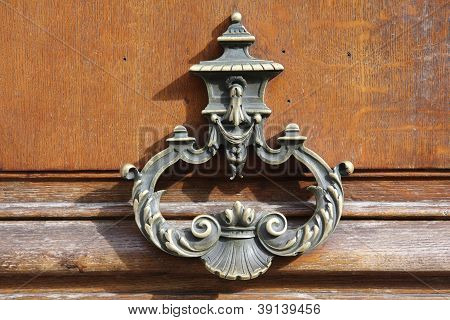 Knocker
