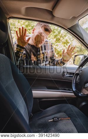 Man Locked Car And Forget Keys Inside
