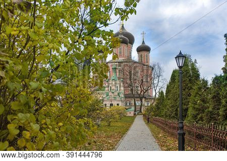 Moscow, Russia - 20 October 2020, The Big Cathedral Of The Theotokos Of The Don (our Lady Of The Don