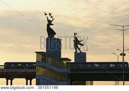Kyiv, Ukraine-september 26,2020:landscape View Of Dnipro Metro Station At Autumn Sunrise. Station De