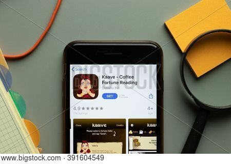 New York, Usa - 26 October 2020: Kaave Coffee Fortune Reading Mobile App Logo On Phone Screen Close