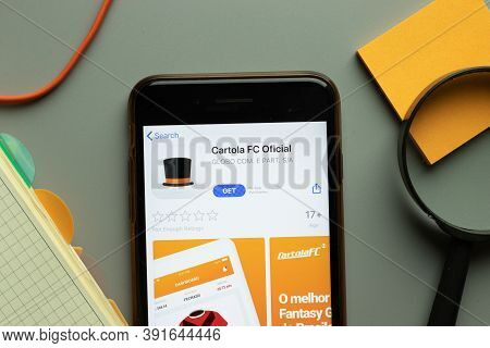 New York, Usa - 26 October 2020: Cartola Fc Oficial Mobile App Logo On Phone Screen Close Up, Illust