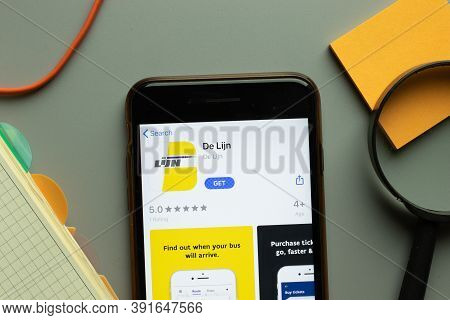 New York, Usa - 26 October 2020: De Lijn Mobile App Logo On Phone Screen Close Up, Illustrative Edit