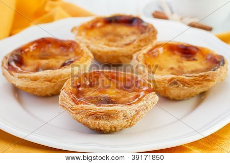 在白板上 Pasteis De 椰果