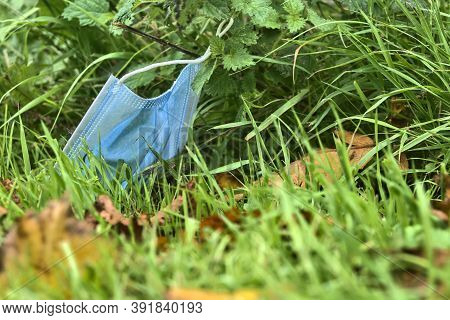 Environmental Pollution With Disposable Surgical Face Mask During Covid-19. Thrown Away Or Lost Face