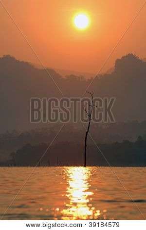 Sunrise-Berg und Fluss [2]